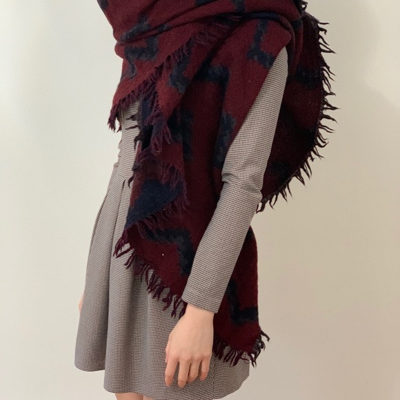 Aritzia oversized wool scarf - Picture 2 of 3